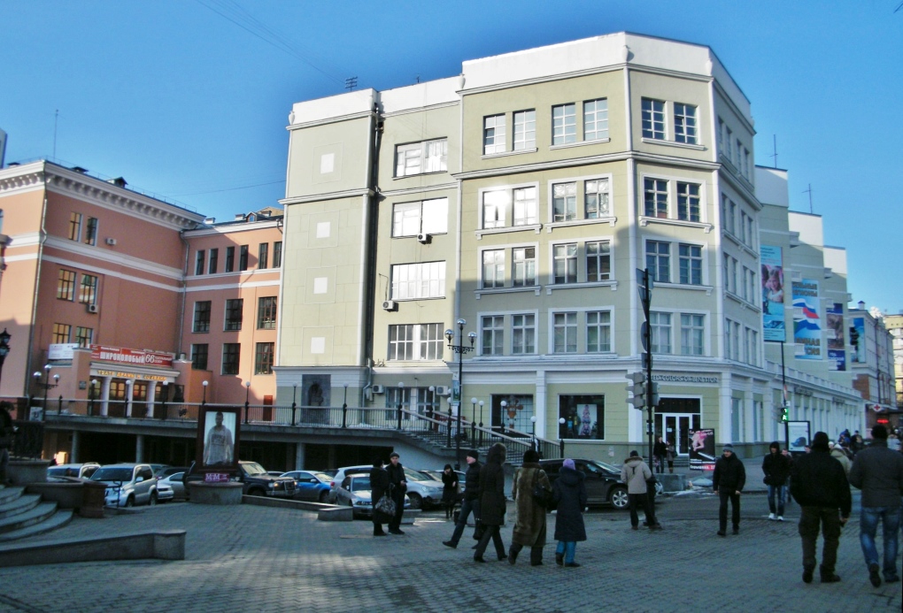 Дом Коммуна в Хабаровске для сотрудников НКВД (1931—1933), улица Муравьёва-Амурского, 25.